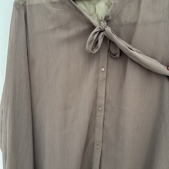 Tie Front Blouse with Lace Trim - Picture 4 of 6